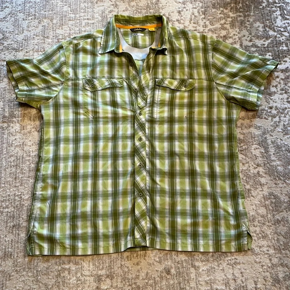 Men’s Cool Max Cabela’s Button Down Size XL Green and White 2 Front Pockets
